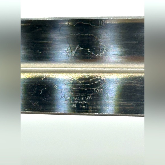 The Pampered Chef V Shaped Cutter #1160 Vegetable Garnishing Tool - Picture 2 of 4